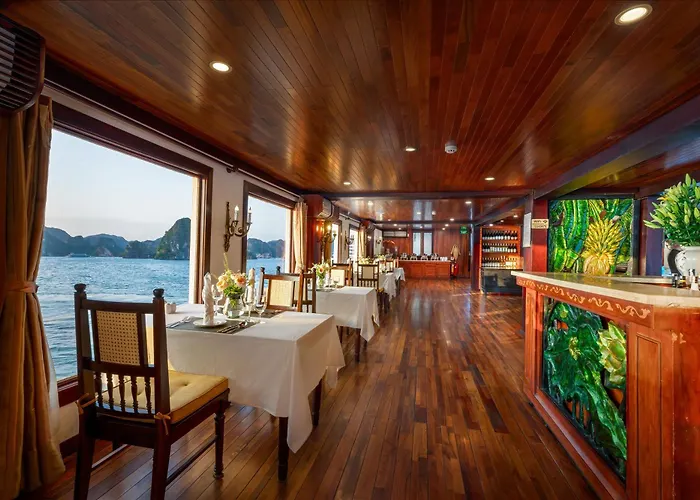 Botel Indochina Heritage Cruise Ha Long