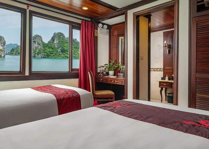 Botel Indochina Heritage Cruise Ha Long